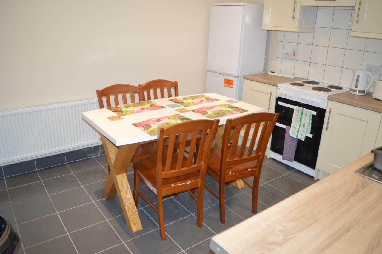 The Comfy Cottage Swords Extérieur photo
