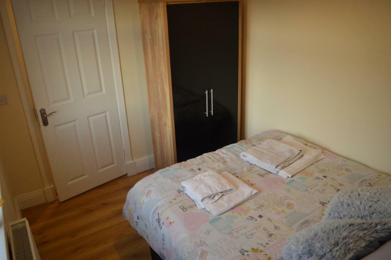The Comfy Cottage Swords Extérieur photo