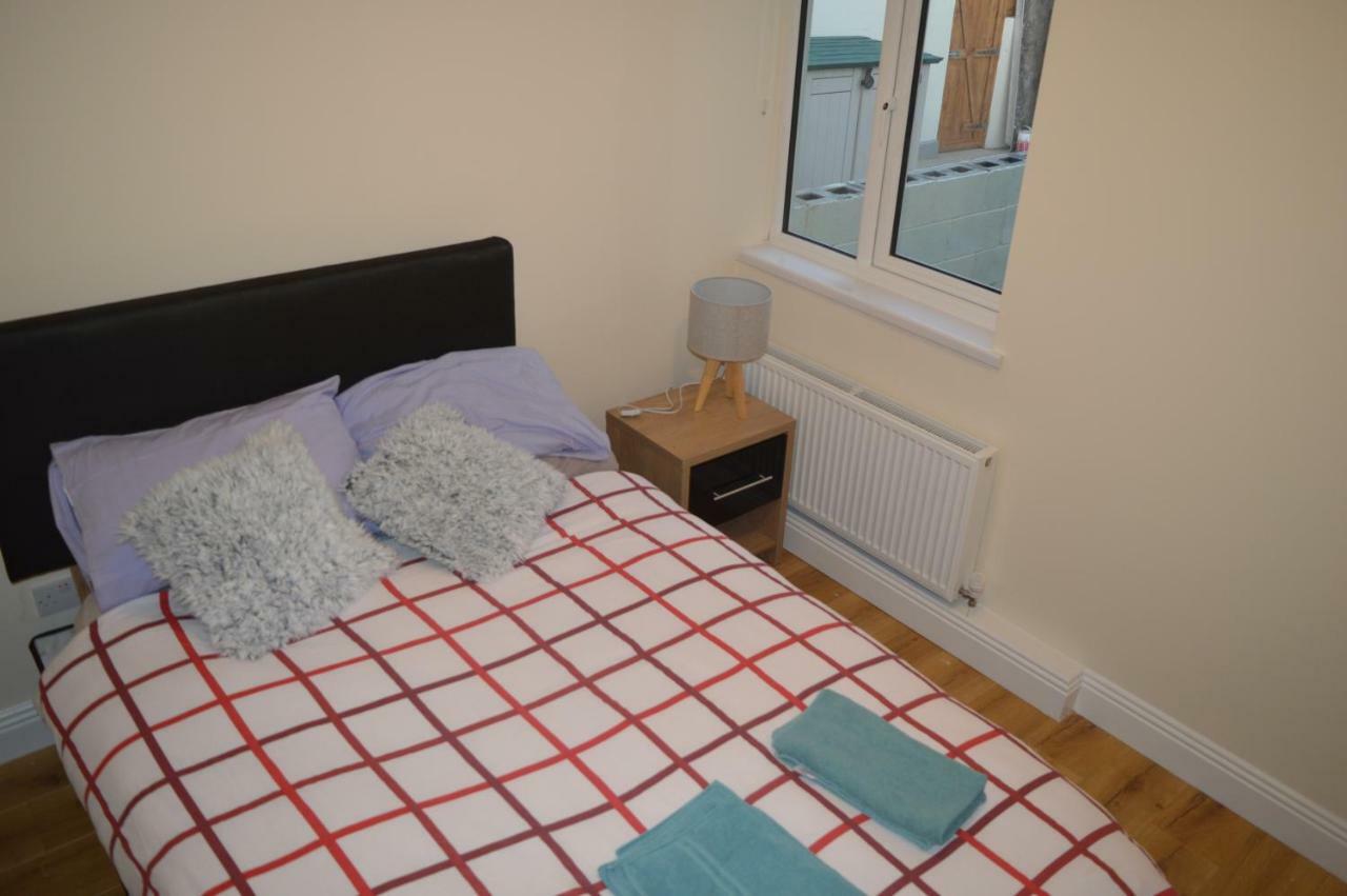 The Comfy Cottage Swords Extérieur photo