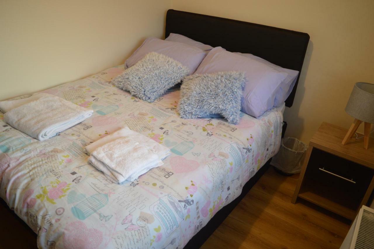 The Comfy Cottage Swords Extérieur photo