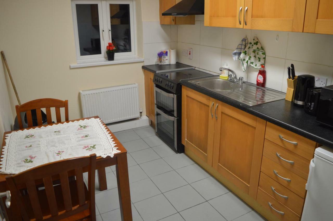 The Comfy Cottage Swords Extérieur photo