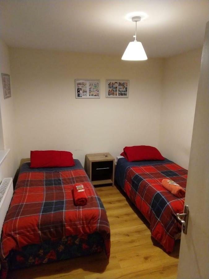 The Comfy Cottage Swords Extérieur photo
